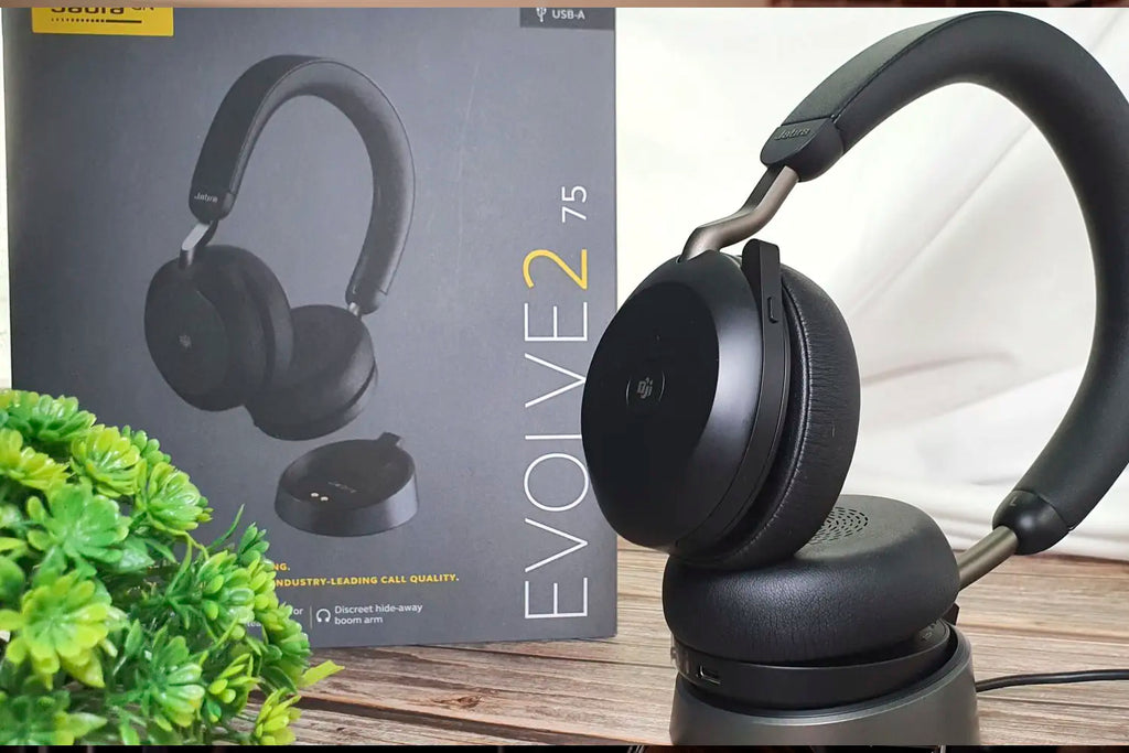jabra evolve2 75 ほぼ新品　ケース付き Amazon.com: Geekria Shield Case Compatible with Jabra Elite45h